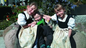 Magdalena und Michaela mit Matthias